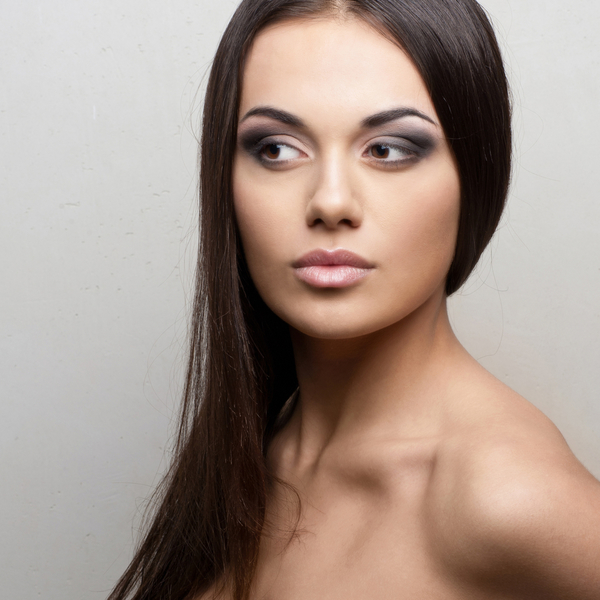 Уход за кожей вокруг глаз: Отеки, морщины, темные круги