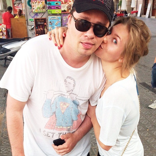 Счастливы вместе: Харламов и Асмус развлекаются в Барселоне