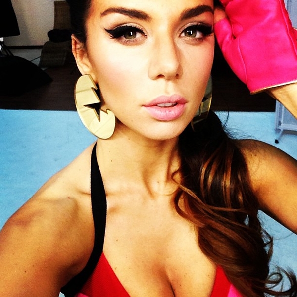 Аня Седокова снова оголила грудь: Что, всем можно, а мне нельзя?