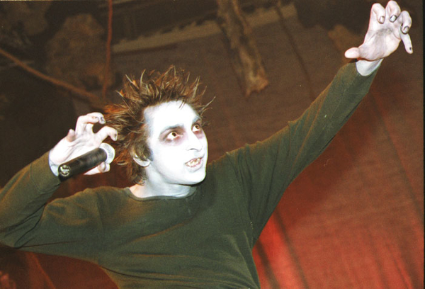 Скоропостижно скончался вокалист группы Король и шут