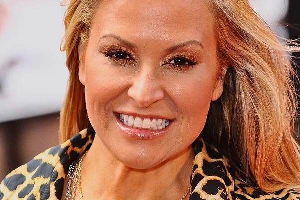 Певица Анастейша во второй раз победила рак груди