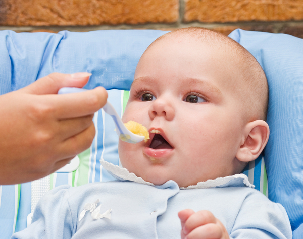Питание до года: Знакомство ребенка с кашами