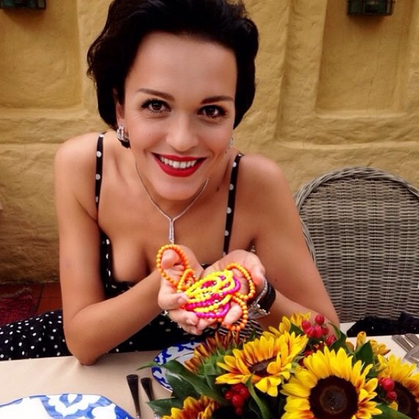 Певица Слава показала поклонникам свое фото топлесс