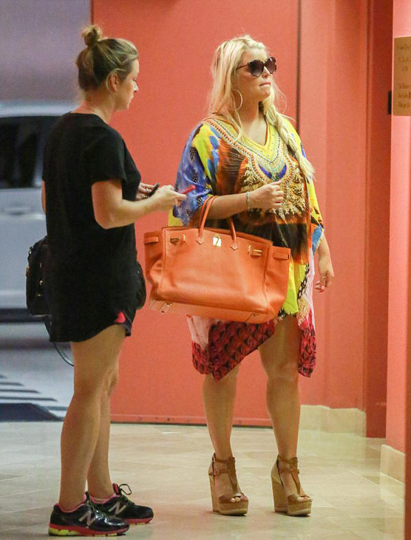 Джессика Симпсон впервые вышла в свет после родов