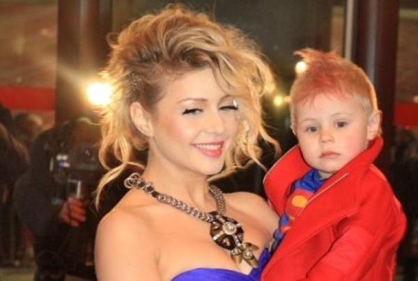 4-летний сын Тины Кароль запел ради маминых поклонников