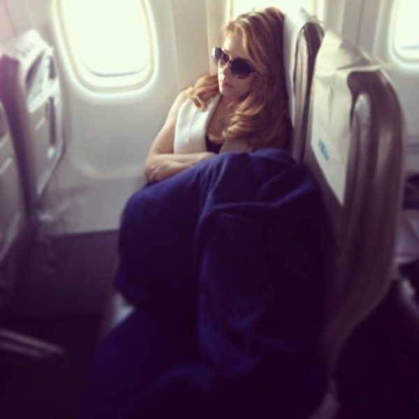 Жизнь в самолетах: фото уставшей Тины Кароль появилось в Сети