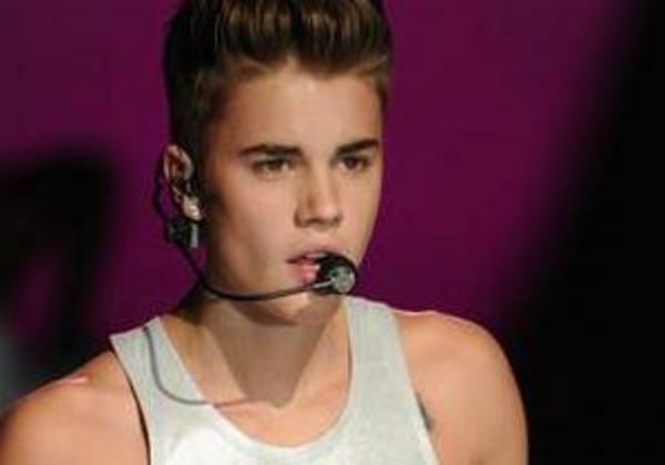 В автобусе Джастина Бибера вновь обнаружили наркотики