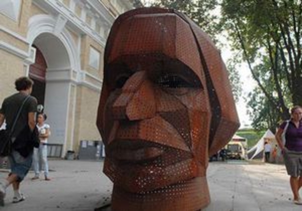 Организаторы Гогольфеста обратились к Януковичу с просьбой не допустить срыв фестиваля