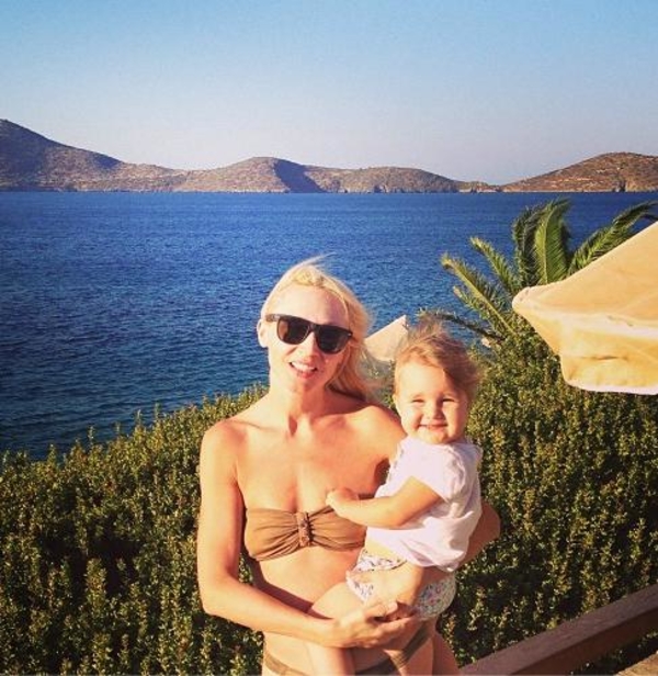 Кристина Орбакайте отдыхает с семьей (ФОТО)