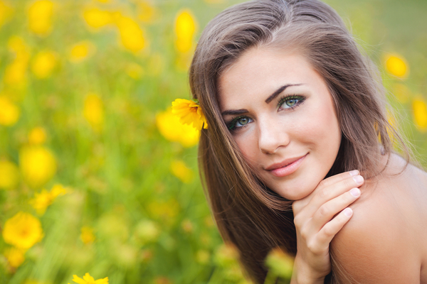 Лучшие оттенки теней для загорелой кожи