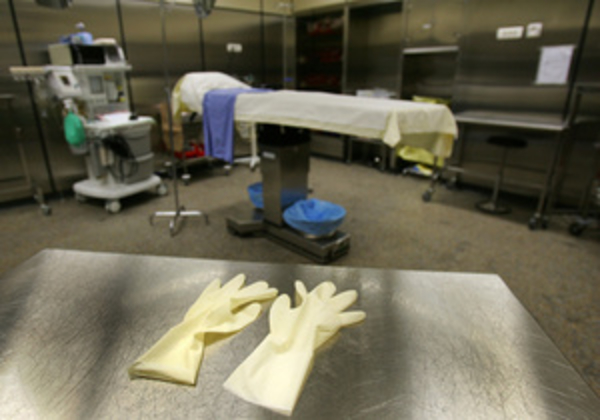 Хирургам из Молдовы запретили использовать немедицинские инструменты