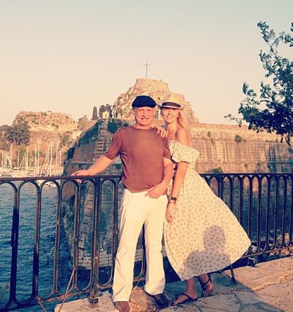 Оля Полякова впервые показала фото мужа-олигарха