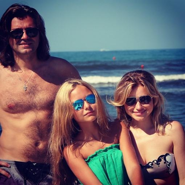 Дмитрий Маликов показал подтянутый торс и 13-летнюю дочь-фотомодель