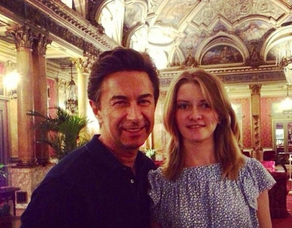 Валерий Сюткин показал свою 17-летнюю дочь