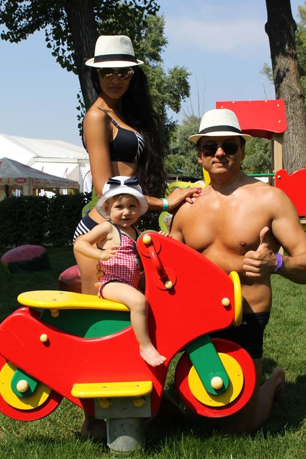 Тимофей Нагорный показал семейные фото