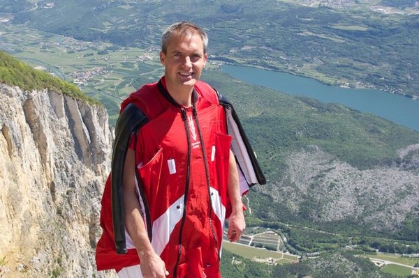 В Швейцарии погиб исполнитель роли Джеймса Бонда