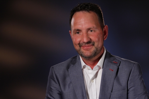 К героям Любви без границ приедут балерина и выпускница Школы гейш