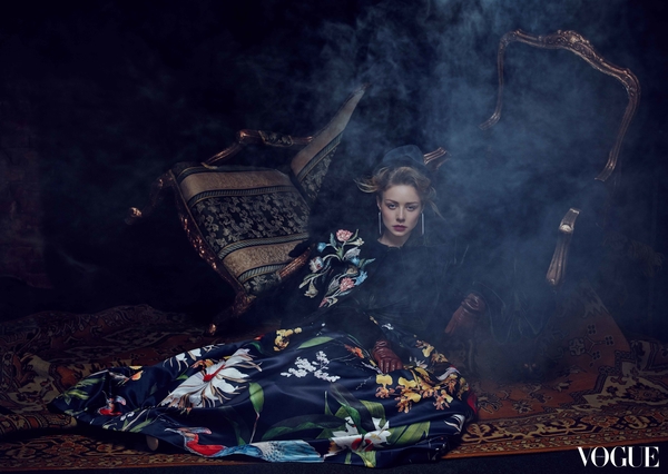 Тина Кароль впервые снялась для журнала Vogue