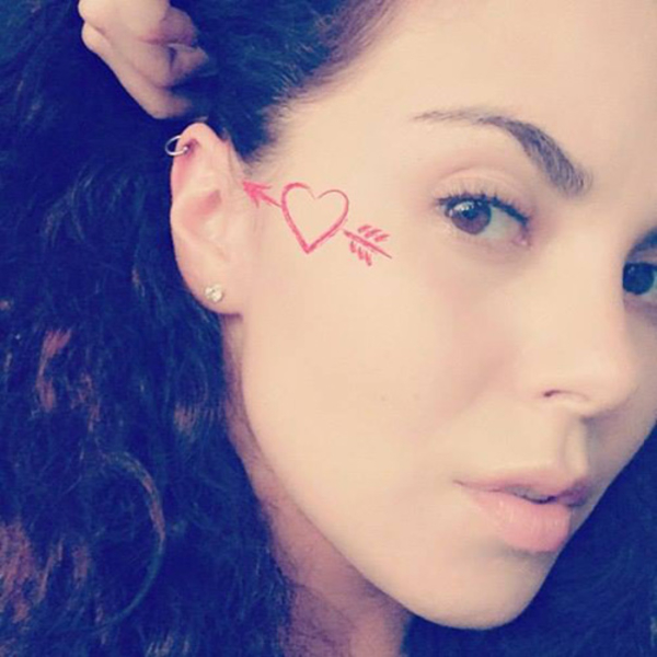 Настя Каменских похвасталась новым пирсингом