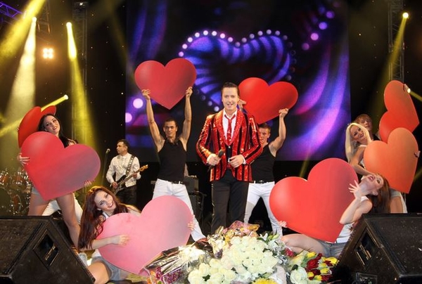 Суд обязал Витаса выплатить штраф за насилие против полицейского