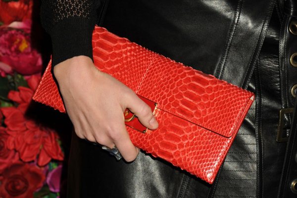 Секреты стиля: Расставляем красные акценты