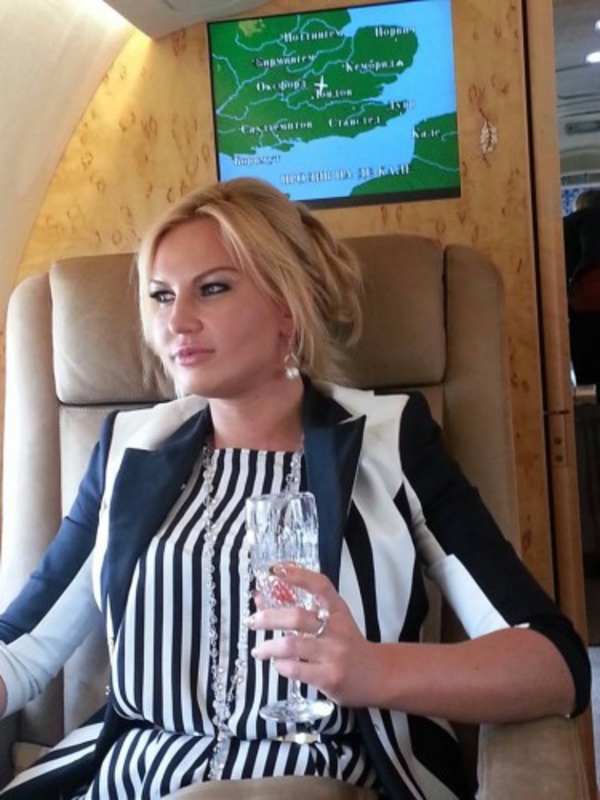 Певица Камалия родила двойню