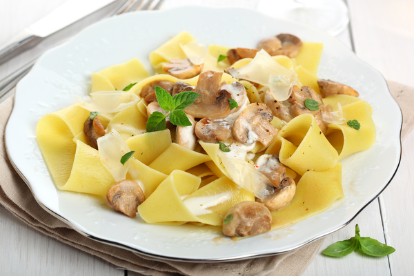 Теплый салат из пасты: Три вкусные идеи