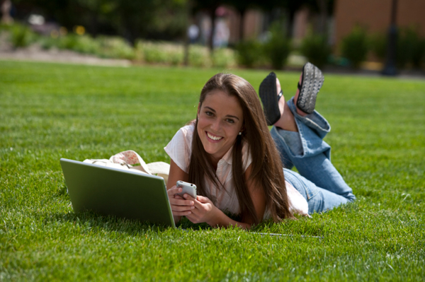 Проявляем чувства в Сети: Какие возможности дает интернет