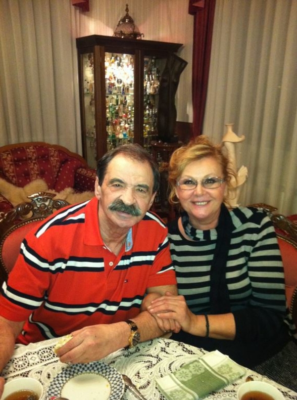 Экс-солист группы Чай вдвоем показал новорожденного сына