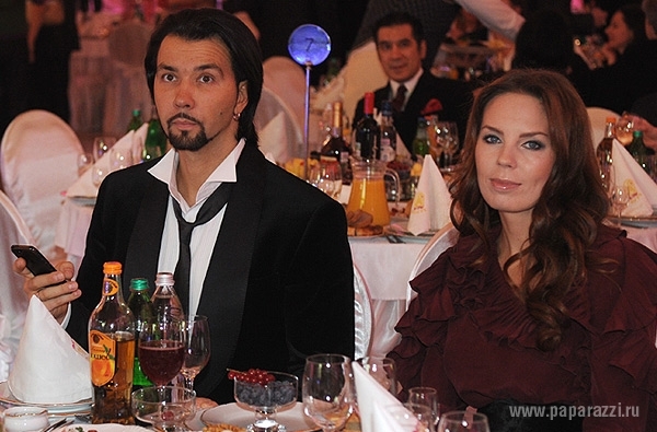 Экс-солист Чай вдвоем назвал новорожденного сына Илья-Даниэль