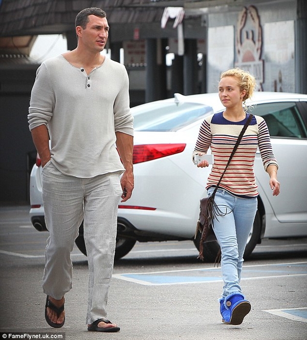 Хайден Панеттьери будет присутствовать на бое Владимира Кличко