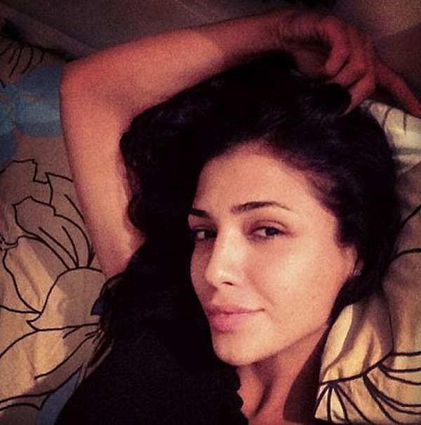 Естественная красота: Санта Димопулос показала лицо без макияжа