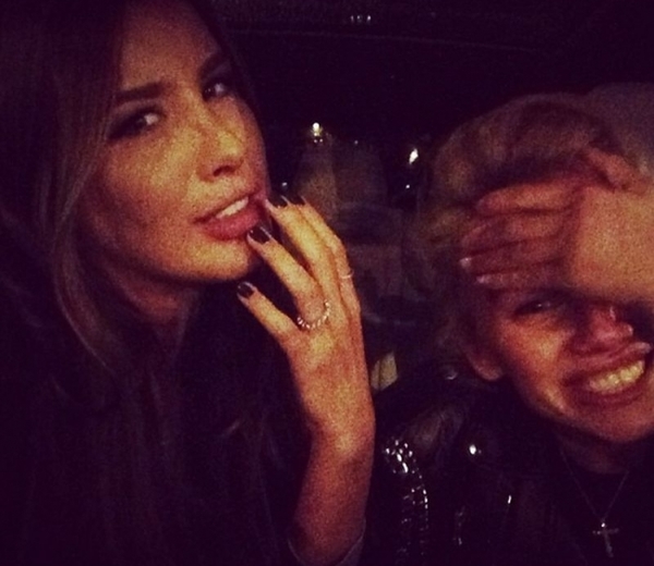 Кэти Топурия посмеялась над Сергеем Лазаревым