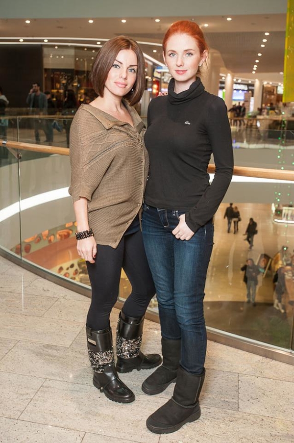 ТАТУшки раздавали автографы в одном из торговых центров Киева (ФОТО)