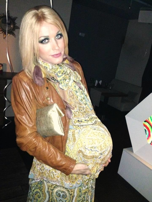 Травести-дива Монро готова стать мамой: В тренде осеннего сезона