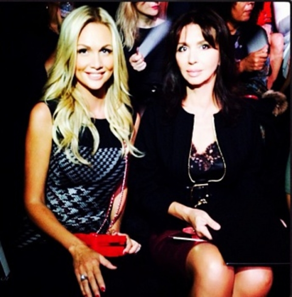 Виктория Лопырева показала фото с матерью