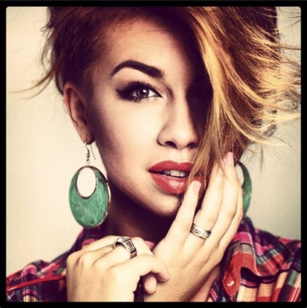 Звезда Х-фактор Юлия Плаксина выпустила новый клип (ВИДЕО)