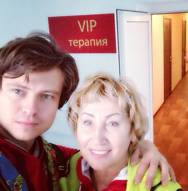 Прохор Шаляпин с 51-летней невестой попали в больницу: Надеемся на чудо