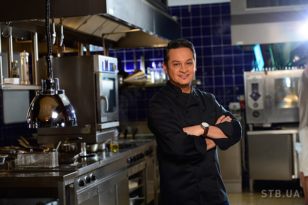 Эктор Хименес-Браво объяснил, почему в МастерШеф 3 много насекомых