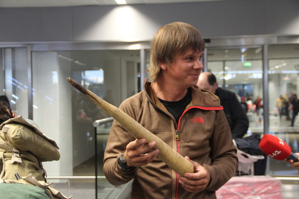 Ведущий 1+1 показал чехол для пениса и рассказал о новой поездке