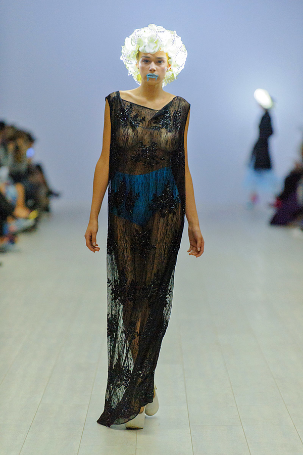 Сияющие головы и голубая помада: Новая коллекция от Алексея Залевского