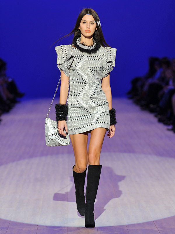 Цифровое движение в одежде: Коллекция бренда Serebrova