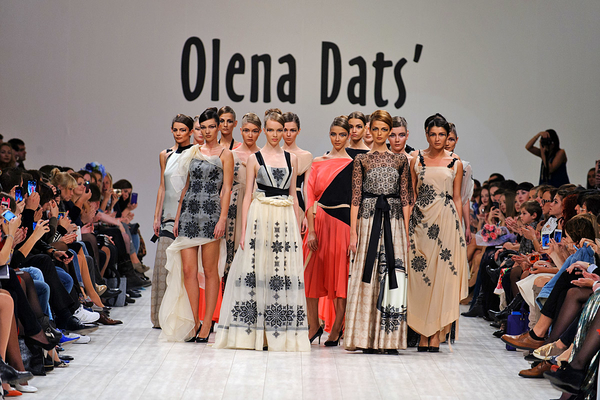 Платья-обереги в коллекции весна-лето 2014 Olena Dats'