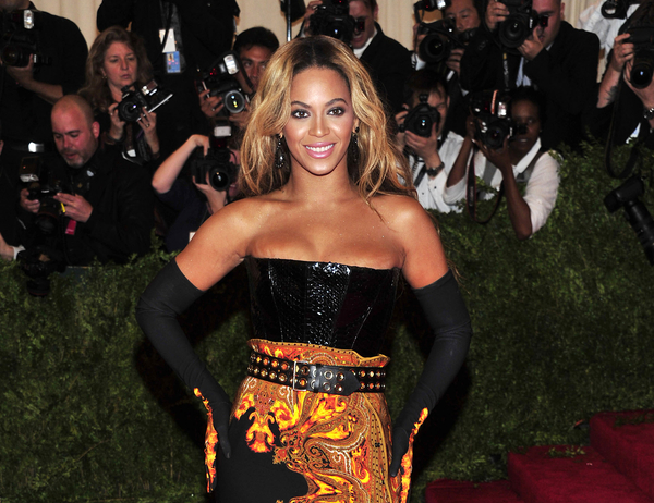 Все сама: Кто из звезд делает макияж самостоятельно