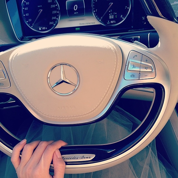 Вера Брежнева купила себе роскошный автомобиль (ФОТО)