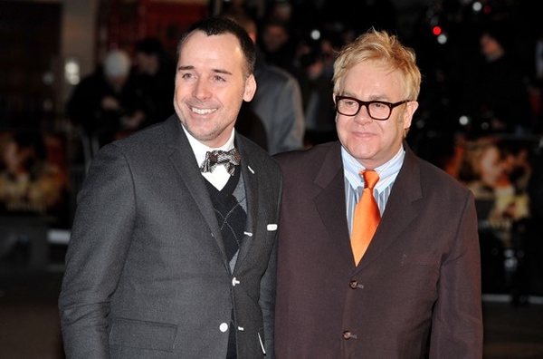 Элтон Джон готовится к свадьбе со своим любовником