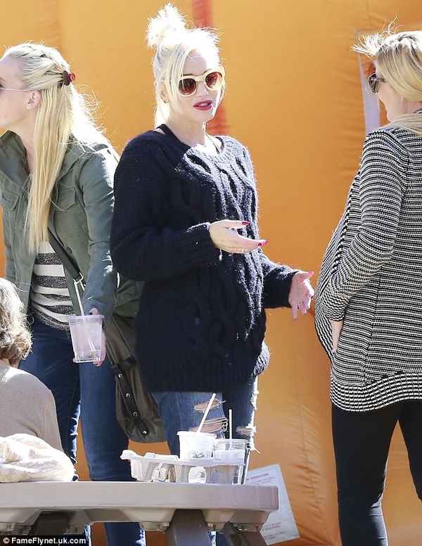 44-летняя певица Гвен Стефани больше не скрывает свою беременность