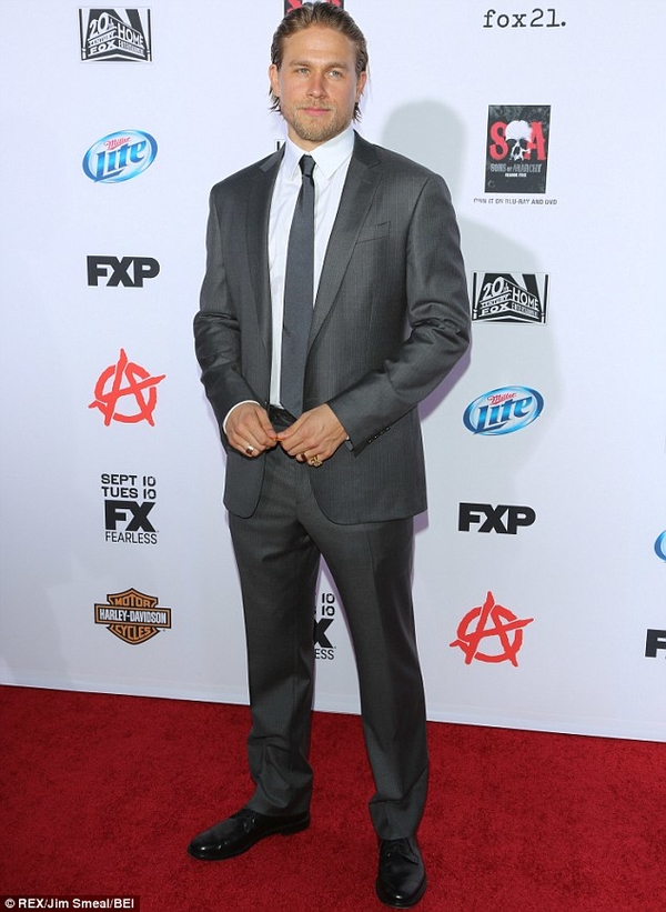 Чарли Ханнэм отказался от роли Кристиана Грея в 50 оттенках серого