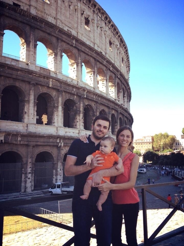 Ведущий шоу Холостяк показал сына