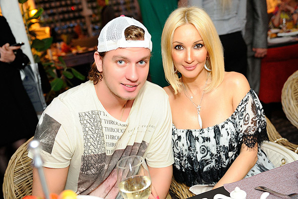 Лера Кудрявцева похвасталась тортами, которые печет для любимого